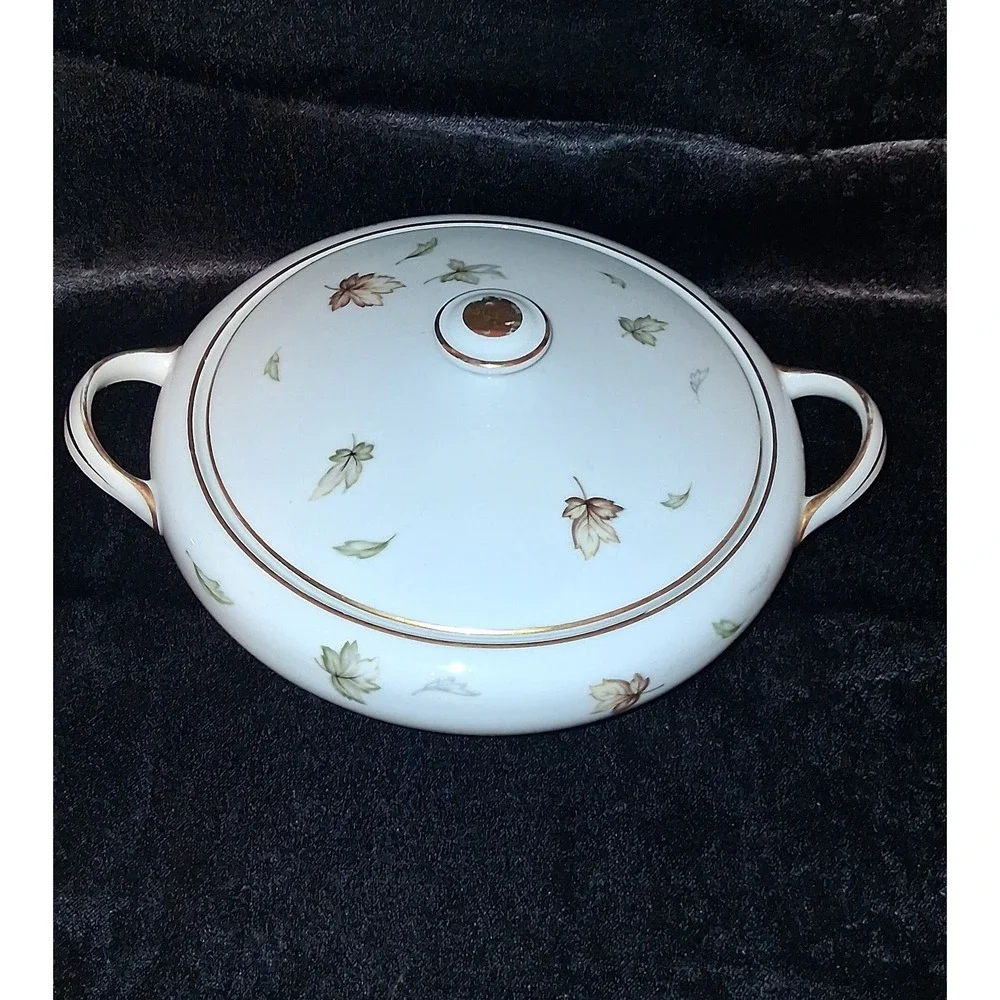 Harmony House‎ Autumn Leaves Round Covered Vegetable Bowl Dish Serving